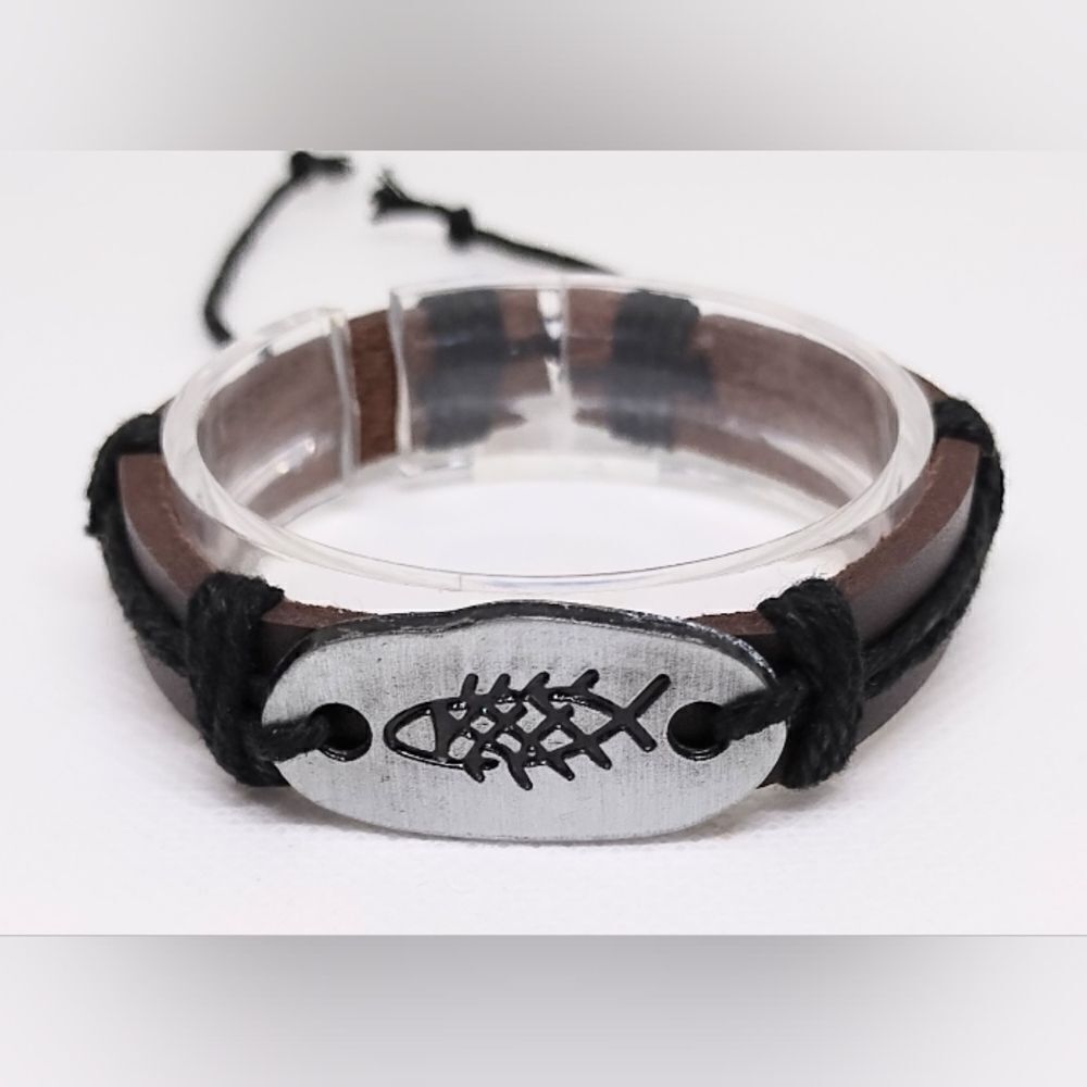 Men's leather bracelet fish new e33